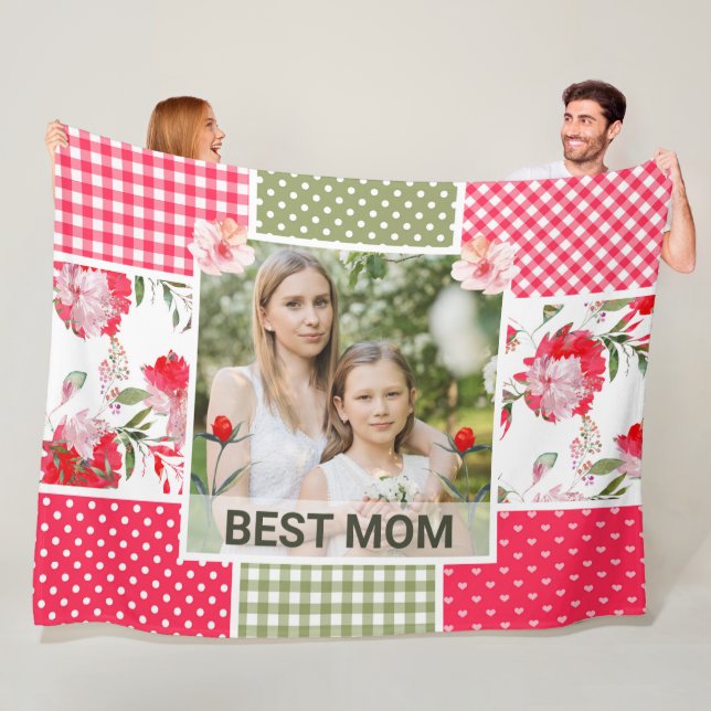 Couverture Polaire Aquarelle rose et vert Floral Patchwork Maman (En situation)