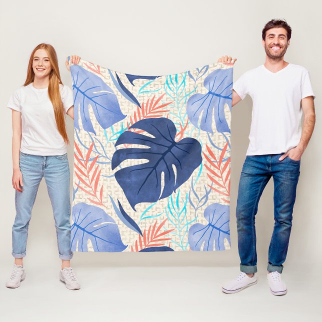 Couverture Polaire Aquarelle tropicale hawaïenne de Maleah Monstera - (En situation)