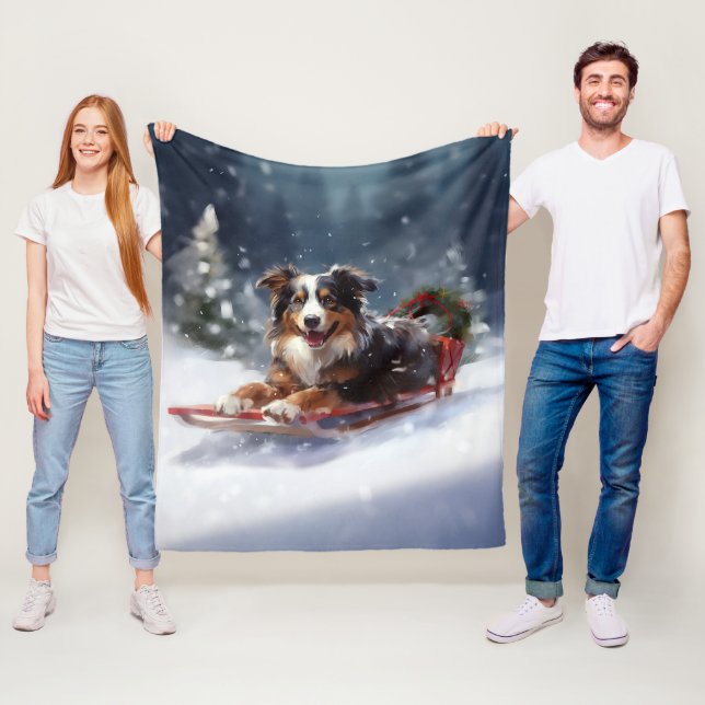 Couverture Polaire Australian Shepherd hiver neige de Noël (En situation)