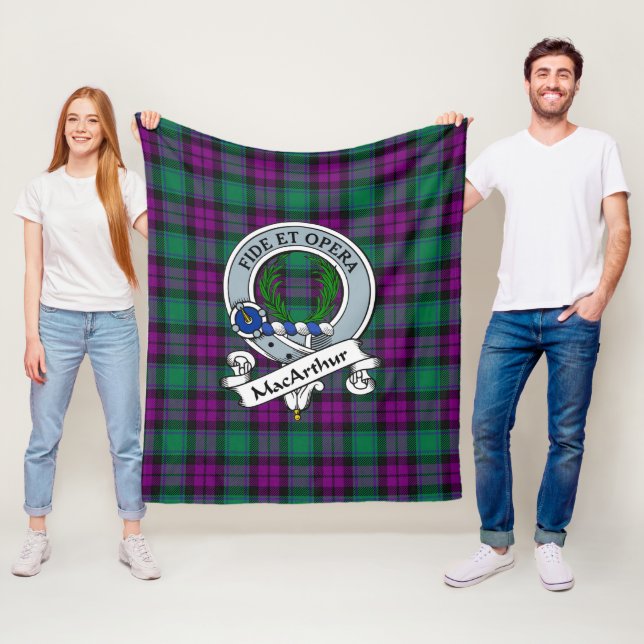 Couverture Polaire Badge de clan MacArthur Milton Tartan Plaid (En situation)