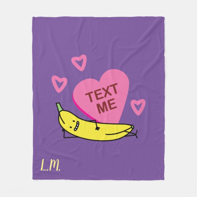 Couverture Polaire Banana Text Me Valentine souriante en train de sou (Devant)
