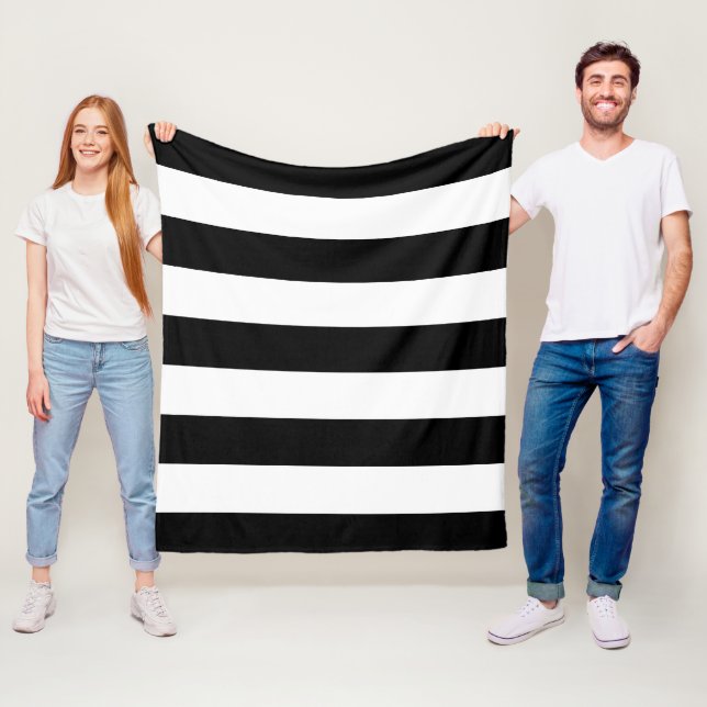 Couverture Polaire Bandes noires et blanches, Motif rayé, Lignes (En situation)