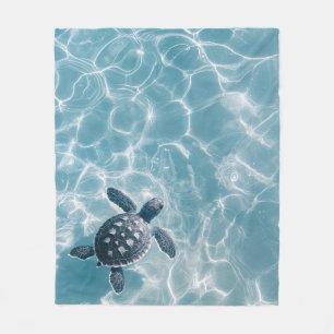 Couverture Polaire Bébé tortue de mer dans l'eau claire