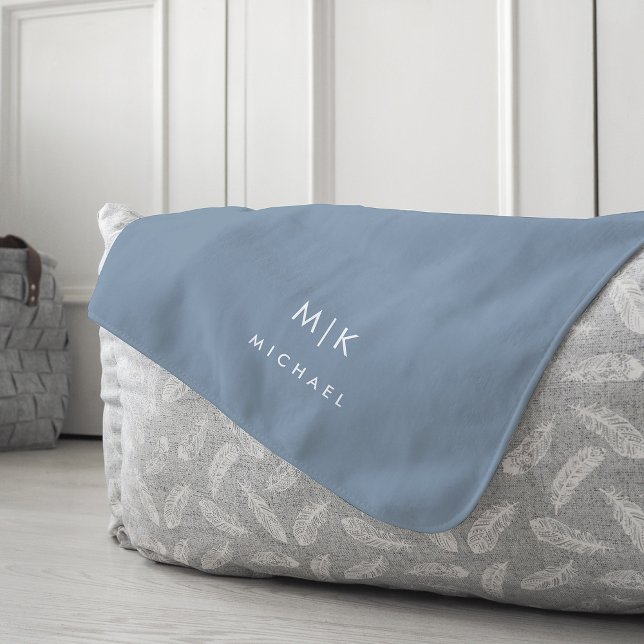 Couverture Polaire Bleu et blanc poussiéreux | Monogramme moderne (Créateur téléchargé)