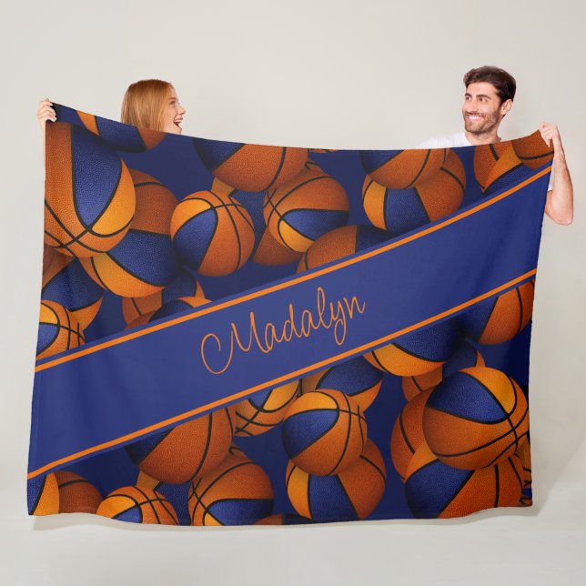 Couverture Polaire boules de basket motif bleu orange son équipe coul (En situation)