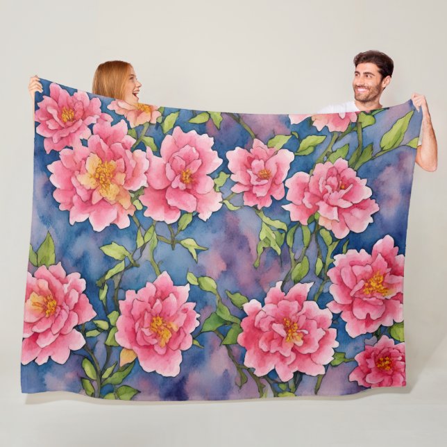 Couverture Polaire Bouquet floral Aquarelle Peoné rose sur bleu (En situation)