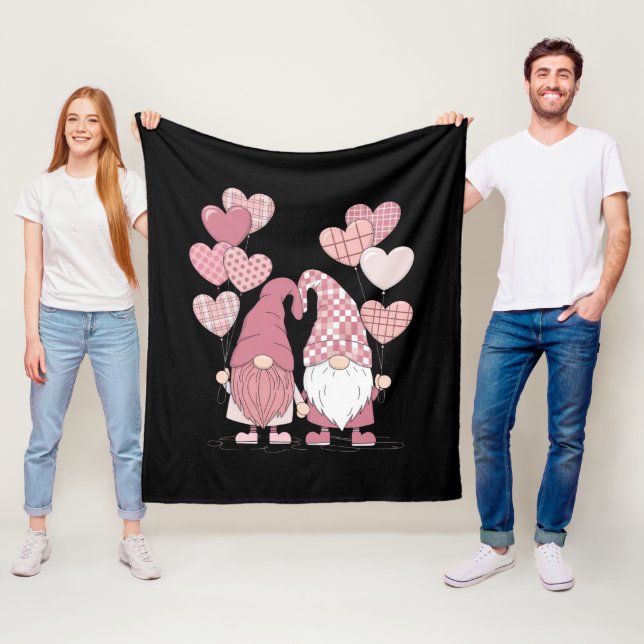 Couverture Polaire Buffalo rose Plaid Heart Gnomes Saint-Valentin (En situation)