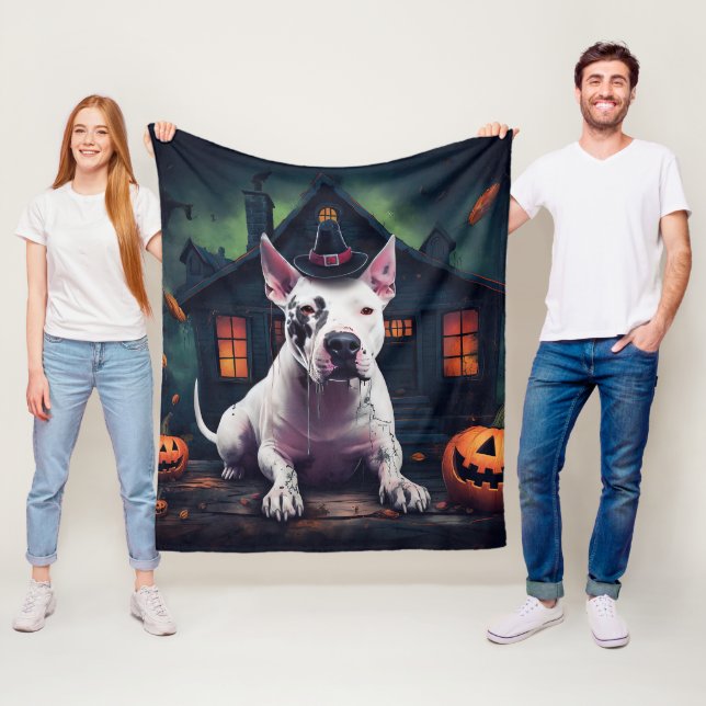 Couverture Polaire Bull Terrier Citrouille Halloween effroi (En situation)