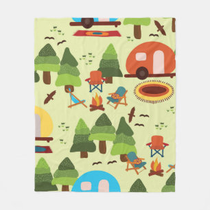 Couverture Polaire Camping - caravane, chaises de camping, cheminée