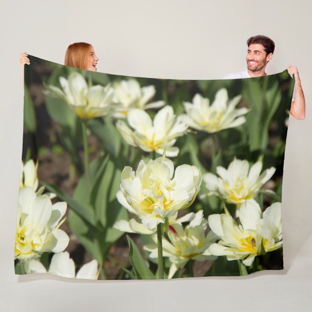 Couverture Polaire Champ de tulipes blanches (En situation)