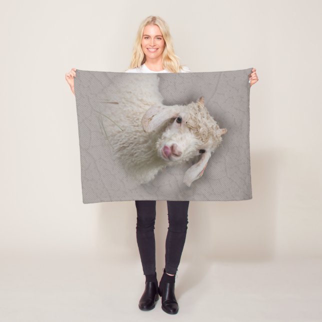 Couverture Polaire Chèvre d'Angora (En situation)