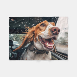 Couverture Polaire Chien excité sur Rainy Car Ride Art