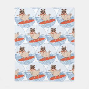 Couverture Polaire Chien pug heureux en surf sur planche de surf band