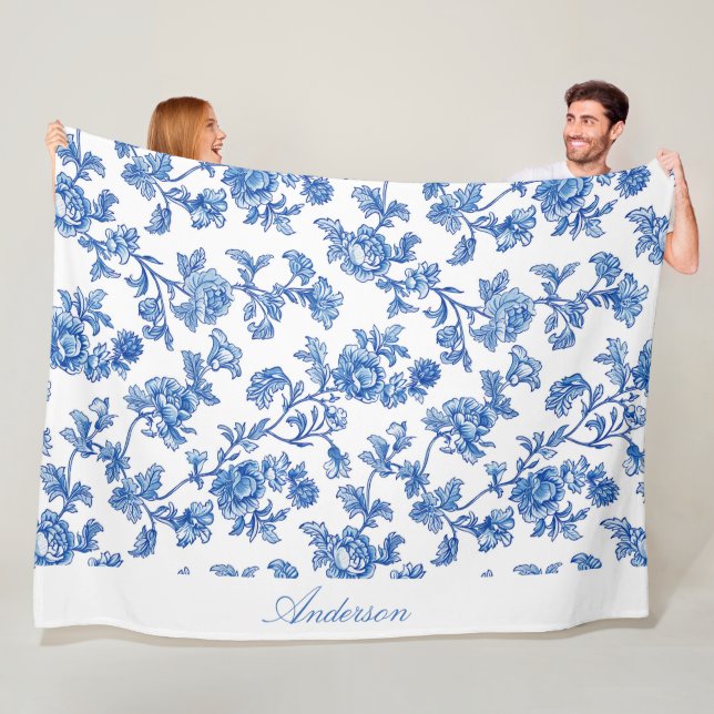 Couverture Polaire Chinoiserie bleu et blanc Nom personnalisé (En situation)
