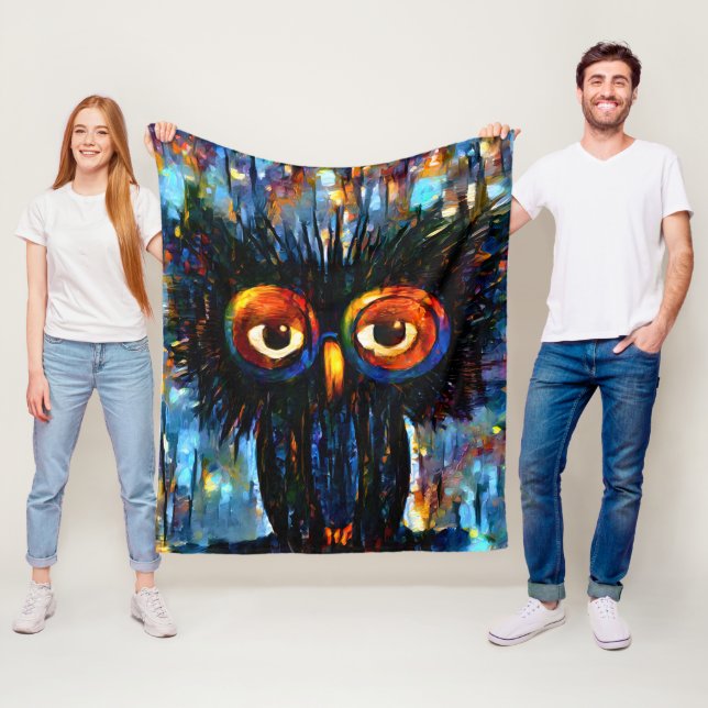 Couverture Polaire Chouette brillante et sage (En situation)