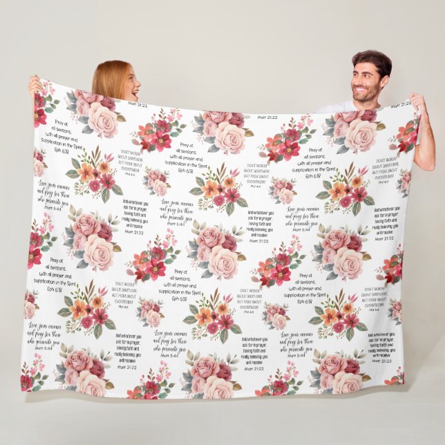 Couverture Polaire Christian PRAYER Peach Floral (En situation)