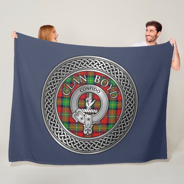 Couverture Polaire Clan Boyd Crest & Tartan Knot (En situation)