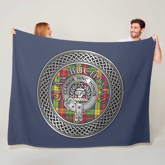 Couverture Polaire Clan Buchanan Crest & Tartan Knot (En situation)