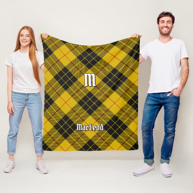Couverture Polaire Clan Macleod de Lewis Tartan (En situation)