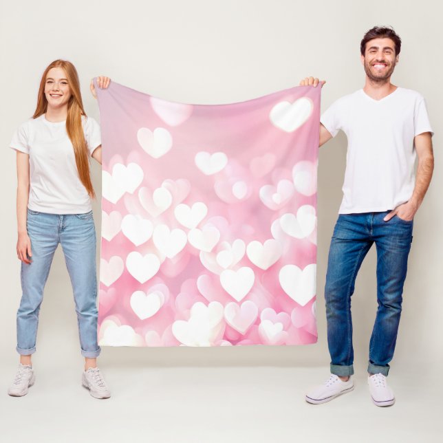 Couverture Polaire Coeurs de Bokeh rose (En situation)