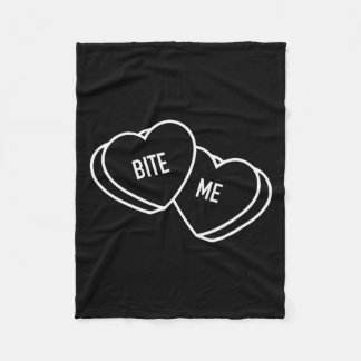 Couverture Polaire Cœurs mignons me mordent, Anti-Saint-Valentin drôl