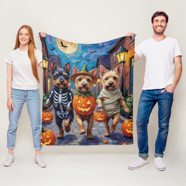 Couverture Polaire Costume d'Halloween Cesky Terrier Trick-or-Treatin (En situation)