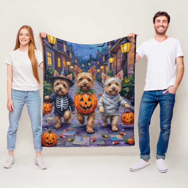 Couverture Polaire Costumes d'Halloween de Cairn Terrier (En situation)