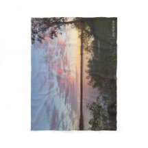 Coucher De Soleil Sur Le Lac Koronis