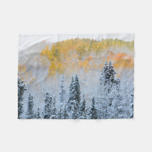 Couverture Polaire Couleurs d'automne des trembles et neige fraîche K