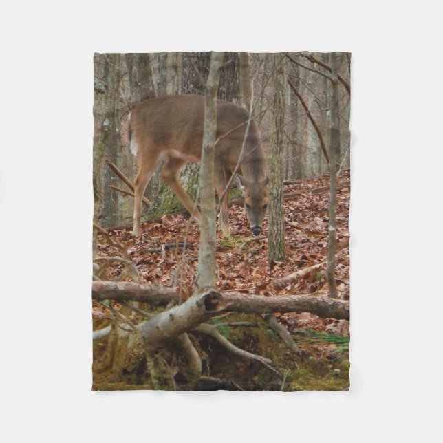 Couverture Polaire Doe Deer dans les arbres (Devant)