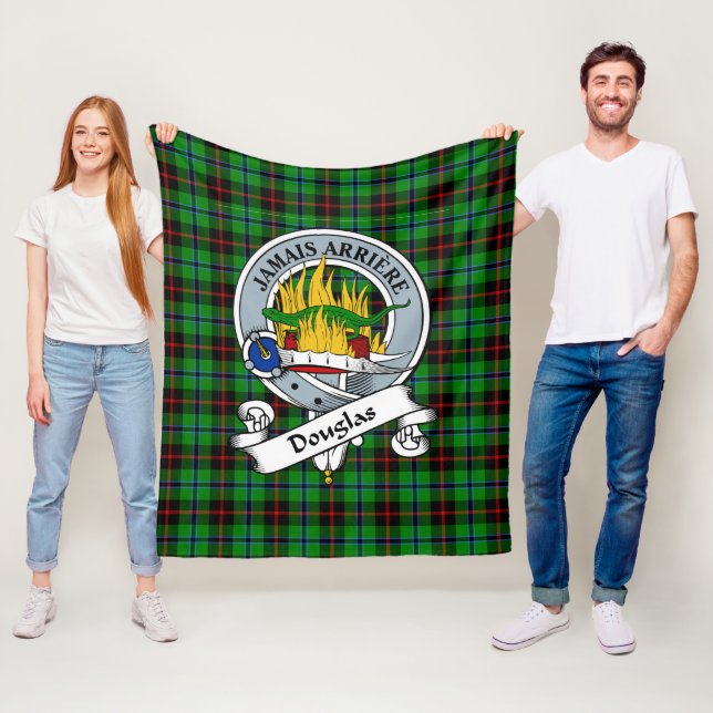 Couverture Polaire Douglas Noir Clan Badge Tartan Plaid (En situation)