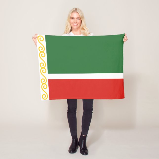 Couverture Polaire Drapeau tchétchène (En situation)