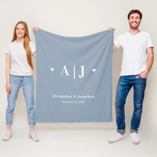 Couverture Polaire Dusty Blue Moderne Minimal Monogramme nouvellement