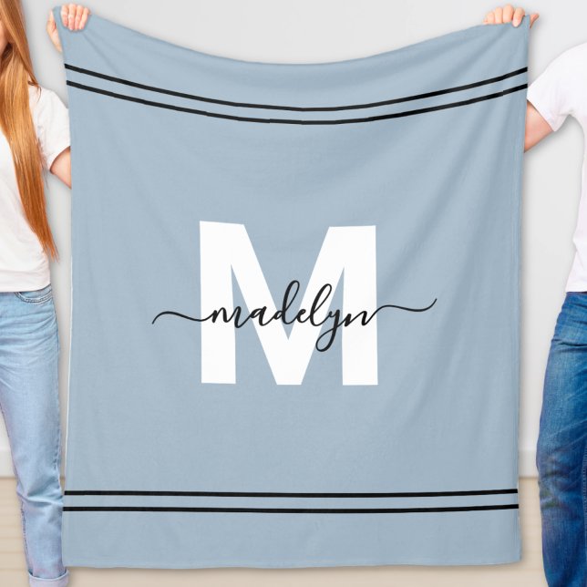 Couverture Polaire Dusty Blue Nom personnalisé Monogramme (Dusty Blue Personalized Name Monogram Fleece Blanket)
