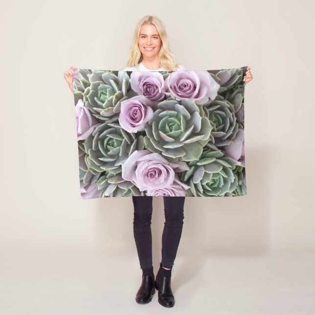 Couverture Polaire Echeverias et Blanche de la flotte Rose (En situation)