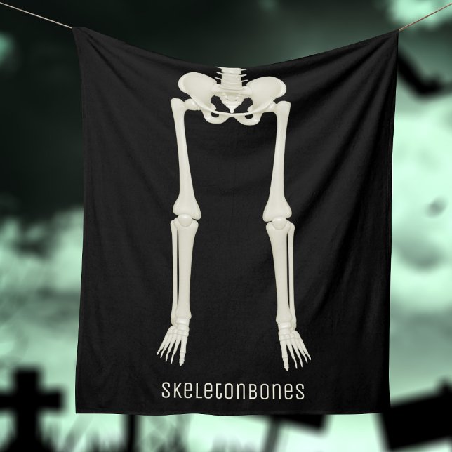 Couverture Polaire Éffrayant Skeleton Fun Halloween noir polaire Blan (Spooky skeleton leg blanket with space for your name. Perfect to snuggle under for halloween movies)