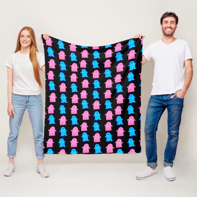 Couverture Polaire Fantômes rose et bleu (En situation)