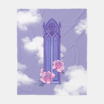 Fenetre gothique pastel rose et violet avec pivoin