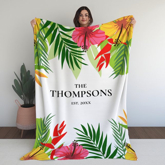 Couverture Polaire Feuilles tropicaux et fleurs Nom de famille person (Tropical Leaves and Flowers Custom Last Name Fleece Blanket)