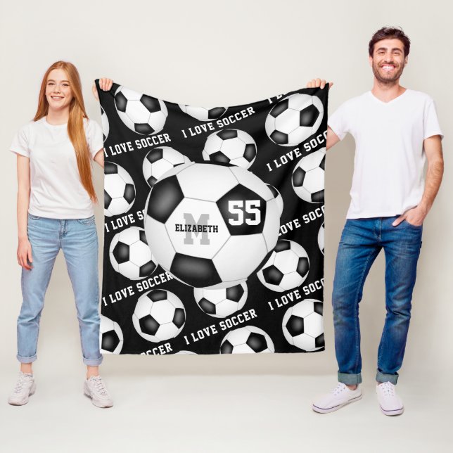 Couverture Polaire filles J'aime le football noir et blanc (En situation)