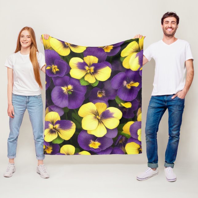 Couverture Polaire Fleurs de Pansy Jaune et Violet (En situation)