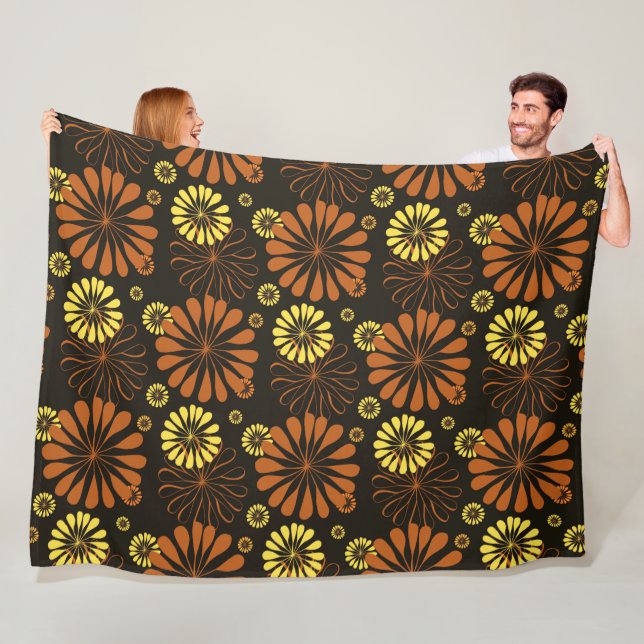 Couverture Polaire Flore rétro jaune et cuivre imprimé sur Brown (En situation)