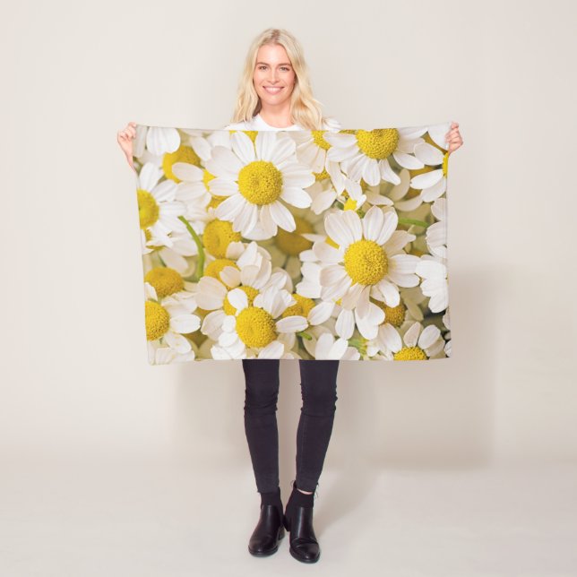 Couverture Polaire Flowers | Bunch of Chamomiles (En situation)
