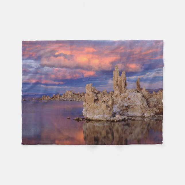 Couverture Polaire Formations Tufa sur le lac Mono (Devant (Horizontal))