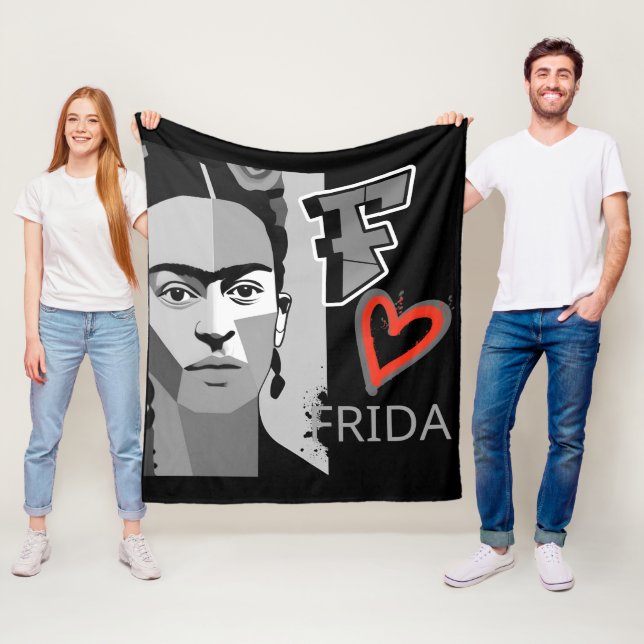 COUVERTURE POLAIRE FRIDA COEUR NOIR ET ROUGE (En situation)