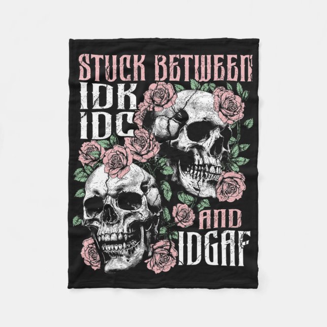 Couverture Polaire Funny Skeleton Stuck Between Idk Idc Idgaf Hallowe (Devant)