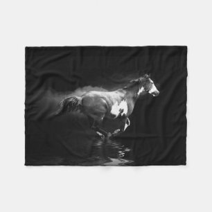 Couverture Polaire Galloping Pinto Horse and Smoke