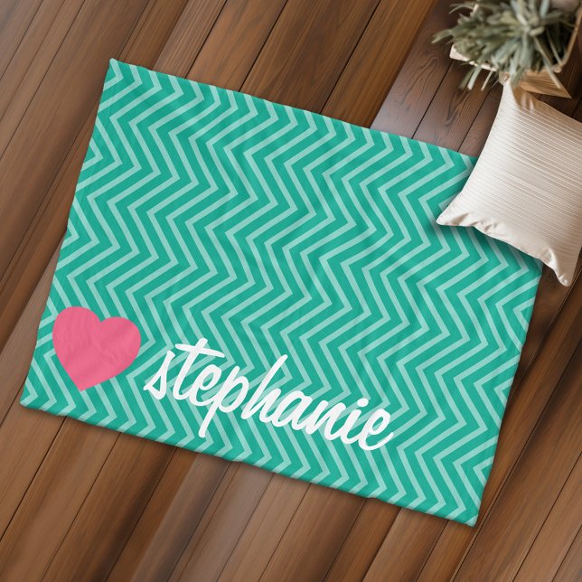 Couverture Polaire Girly Pink Heart Cute Chevrons tendance et nom (Personalized fleece blanket with heart and a monogram)