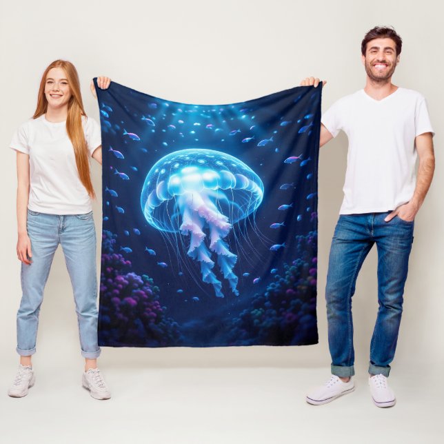 Couverture Polaire Glowing Giant Phantom Jellyfish in Ocean Depths (En situation)