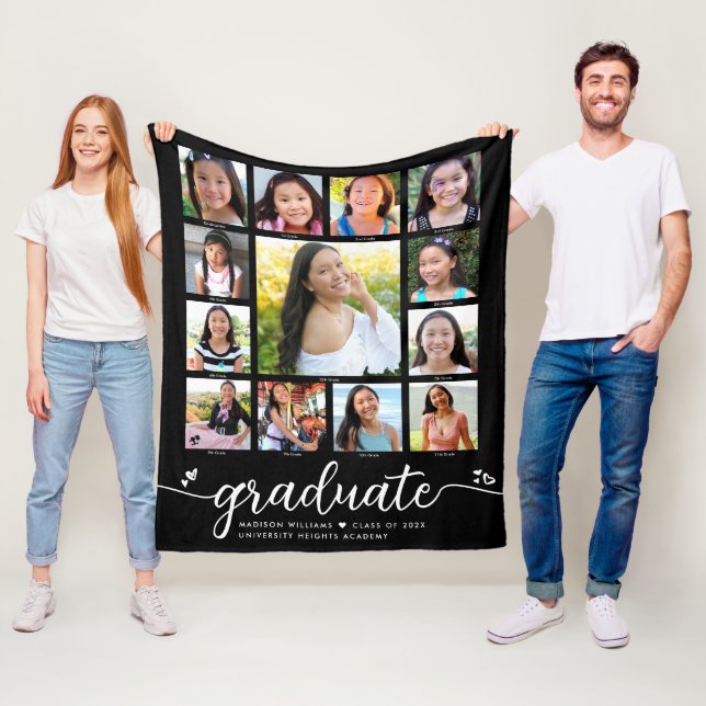 Couverture Polaire Graduation K-12 Black Modern Script Photo Collage (En situation)